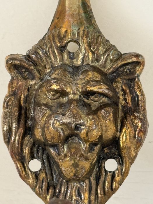 Cabide de parede dourado ( cabeca de leão) preço unitário