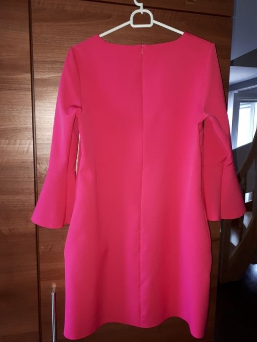 sukienka kolor fuksja