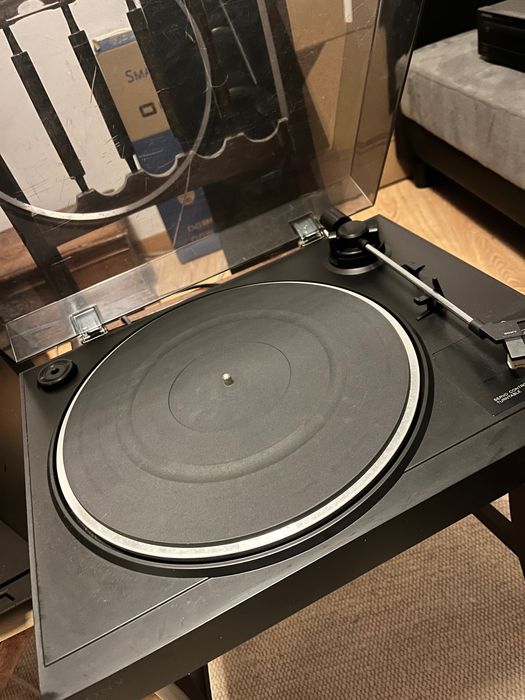 Gira discos Sony PS-LX100.