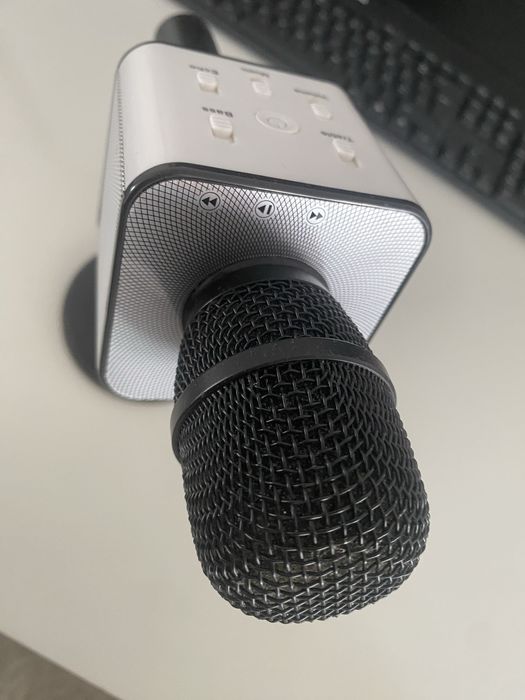 Microfone Karaoke Bluetooth com Suporte