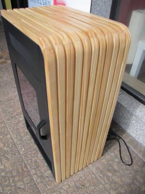 Kominek elektryczny grzewczy wykończenie drewno 1900W Klarstein