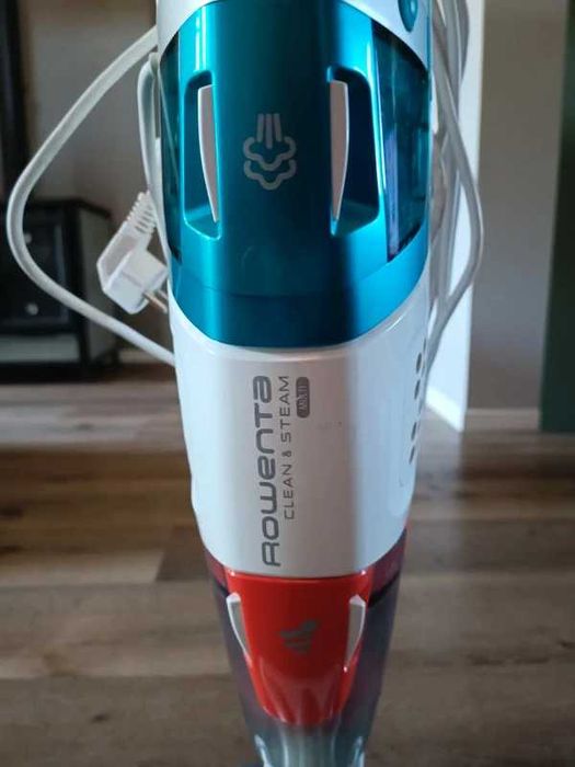Aspirador vertical multifunções Rowenta RY8534WH Clean & Steam. Aspira e lava a vapor