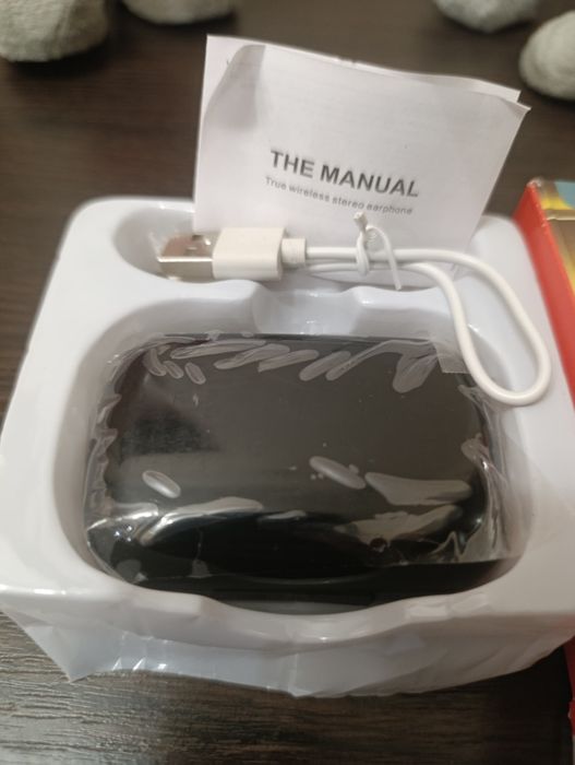 Продам новые наушники