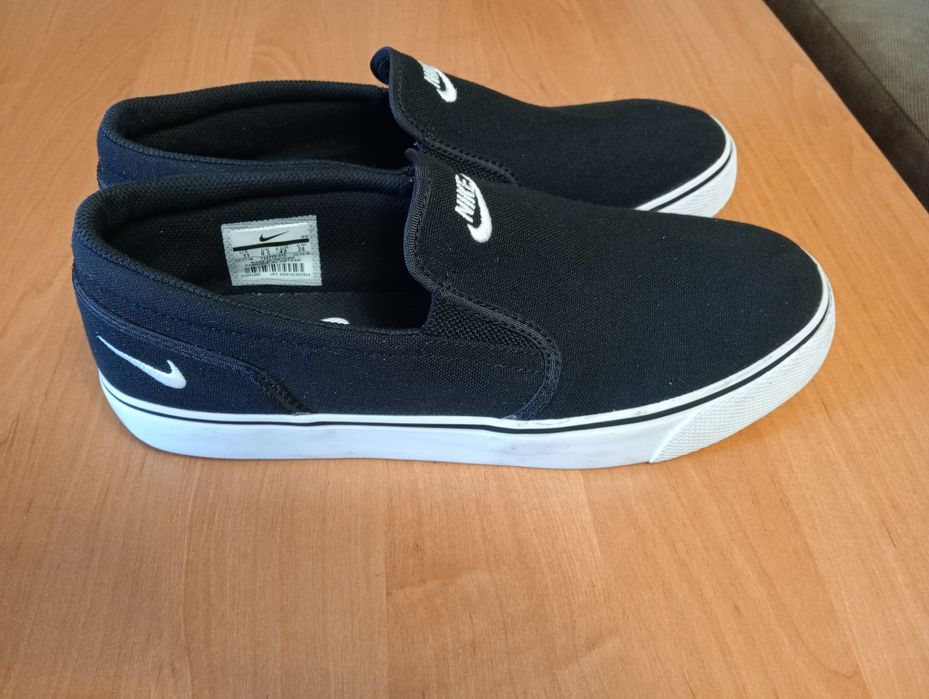 Nike размер 42-42.5 ( по стельке 27.5)