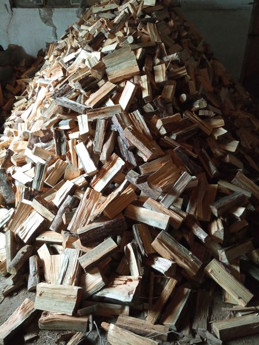 Торфяний брикет, дрова.
