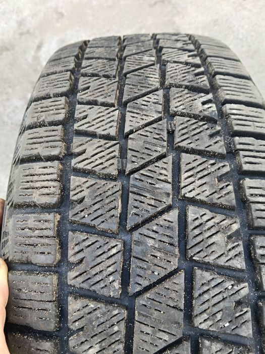 Зимові шини 215/65 R16