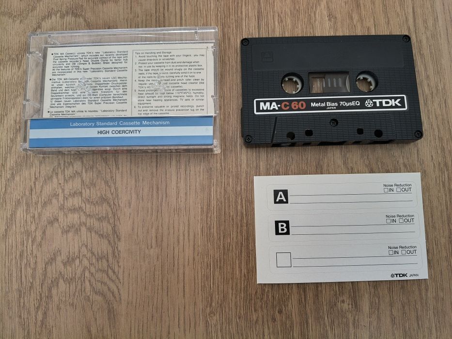 TDK-C 60 Metal otwarta.