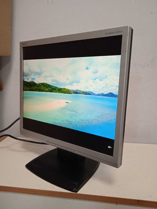 Монитор 17" NEC  73V  в робочому стані, кабеля в комплекті