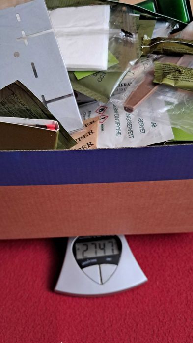 Komponenty racji żywnościowych prawie 3kg napoje kuchenki akcesoria