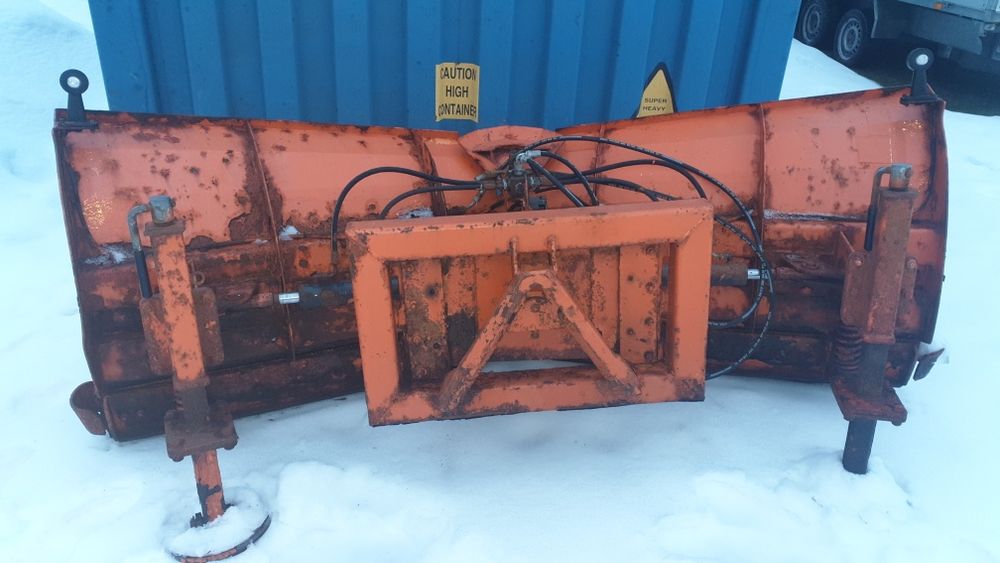 Pług do odśnieżania strzałkowy 2.40cm