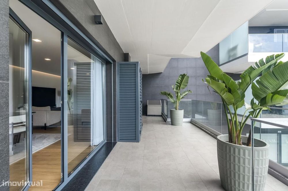 Apartamento T3 com estacionamento, Porto Salvo, Oeiras