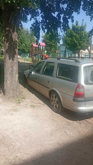 Продаж автомобіля Opel Vectra B