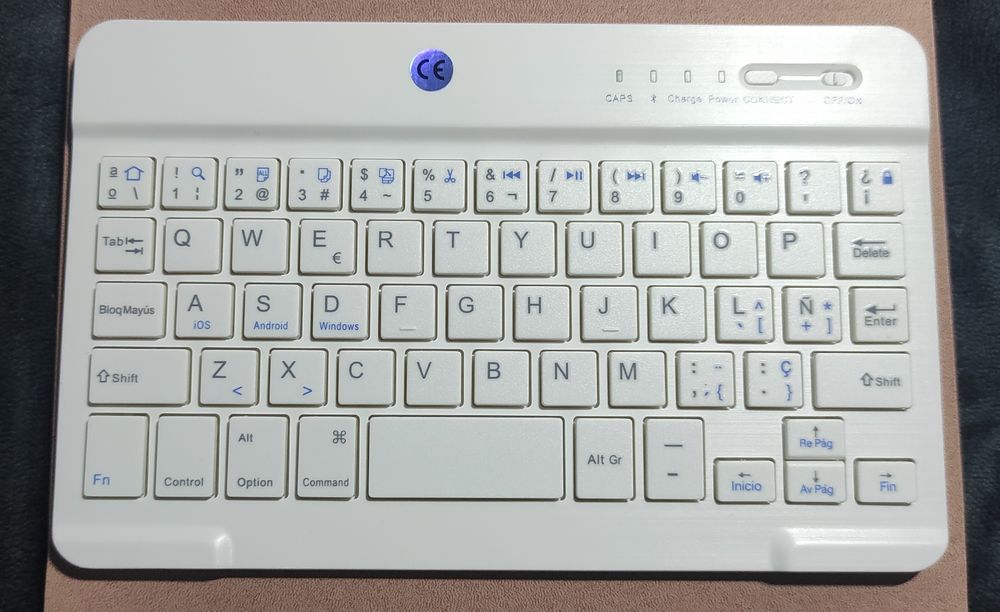 Case etui na tablet 8"