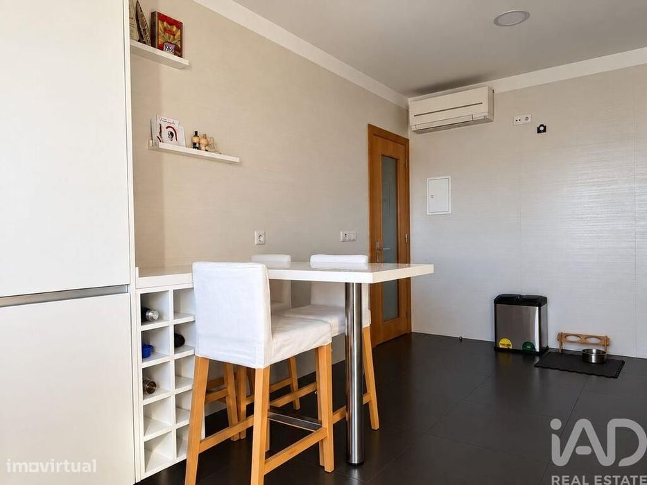 Apartamento T3 em Mina de Água de 120 m2