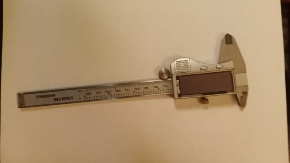 Электронный штангельциркуль