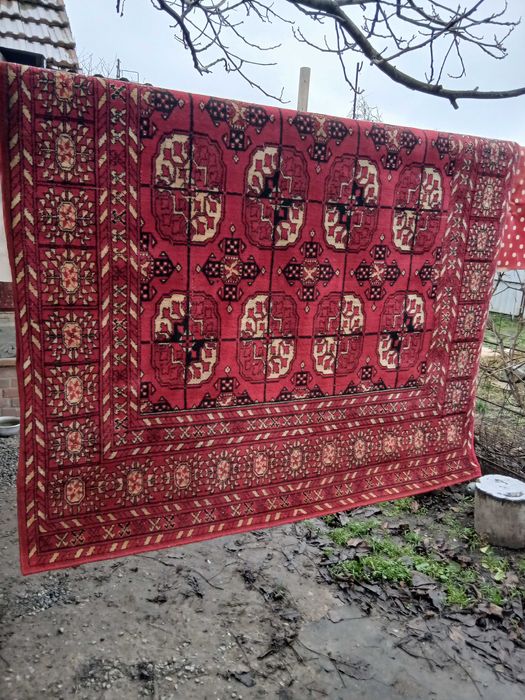 Великий килим на підлогу 1,95×2,90, середній стан