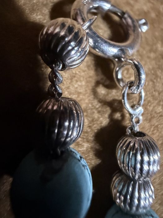 Colar de prata com bolas