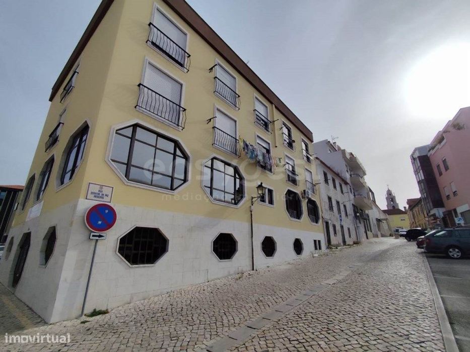 Edifício com Viabilidade de Expansão Vertical a 200m do Convento de...