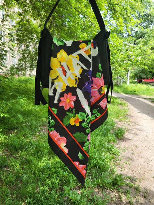Яскрава хустка Desigual