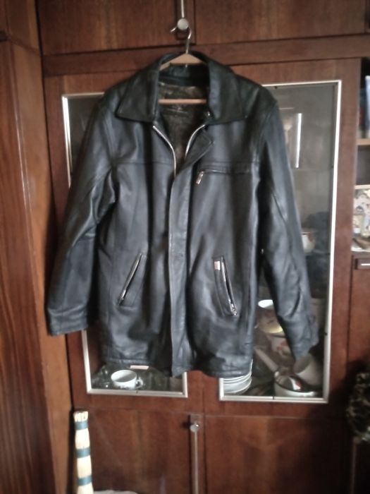 Продам шкіряну зимову куртку