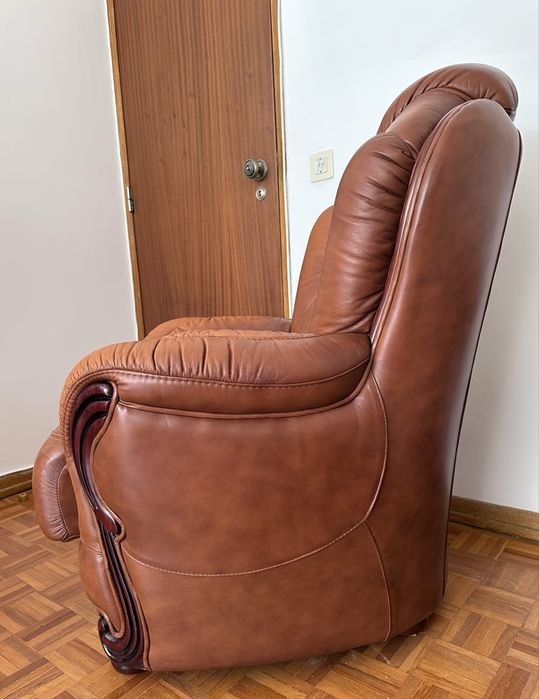 Sofá vintage em pele e duas poltronas - pele castanha
