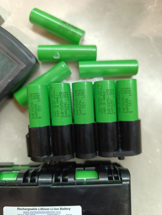 Оригінальні акумулятори Samsung 25R 18650 2500mAh 20A.