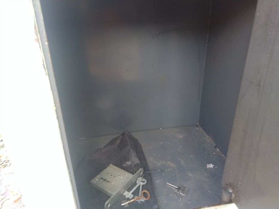 Металевий сейф 50 кг