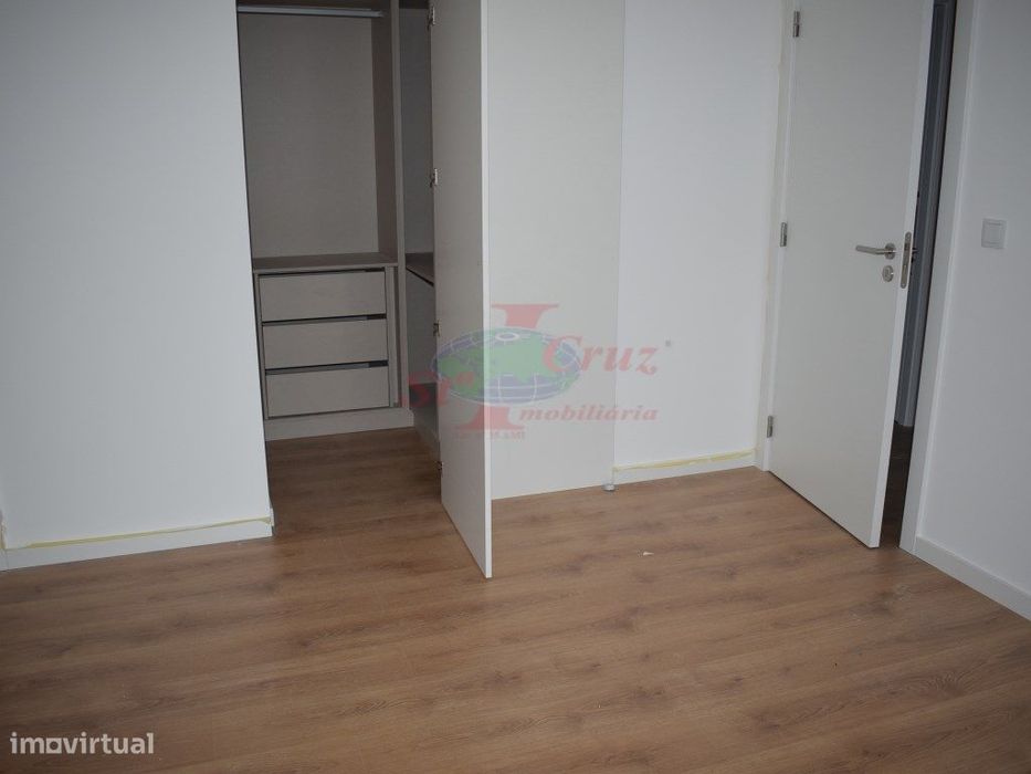 Apartamento T2 - Novo - Bairro de S. Miguel