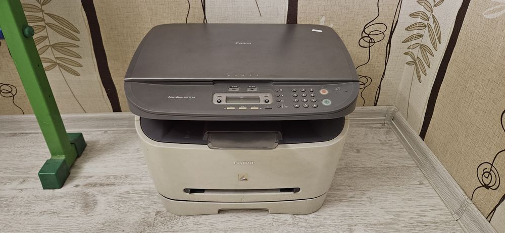 Принтер Canon LaserBase MF3228 на запчастини