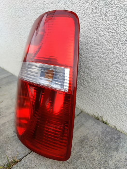 Lampa tylna prawa Touran 03-10