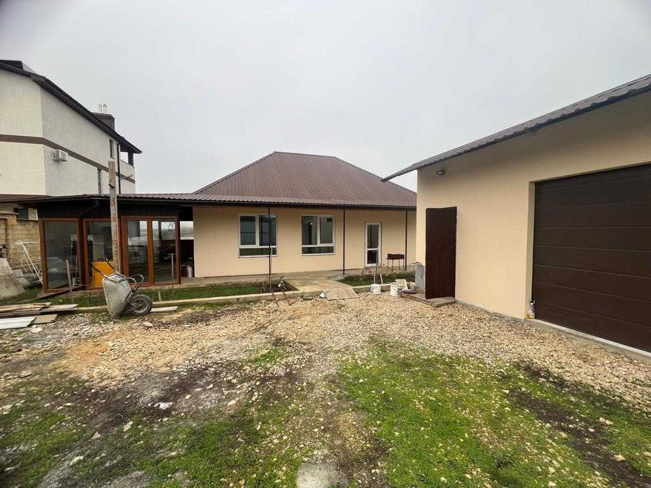 «Дім, де життя починається з усмішки. Заїжджайте — і створюйте  кіно!»