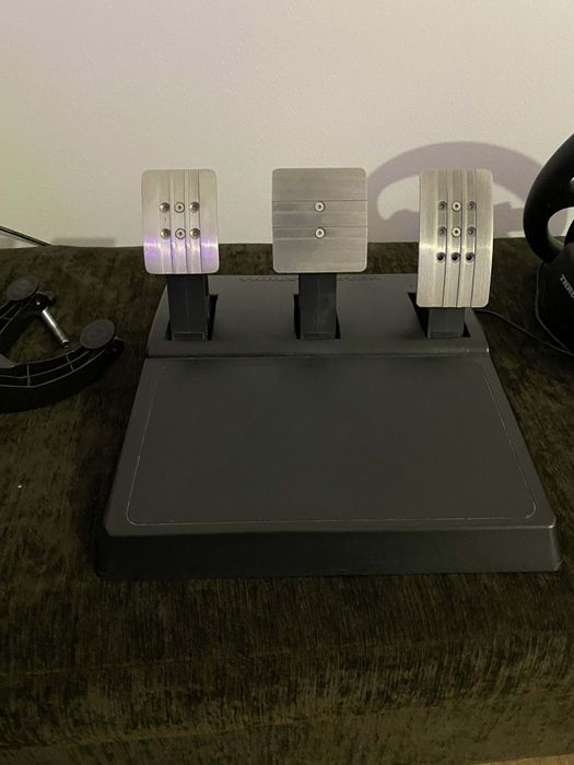 Kierownica thrustmaster t300 rs