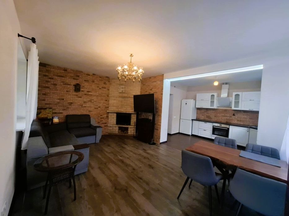 Буча. Сучасний будинок з ремонтом