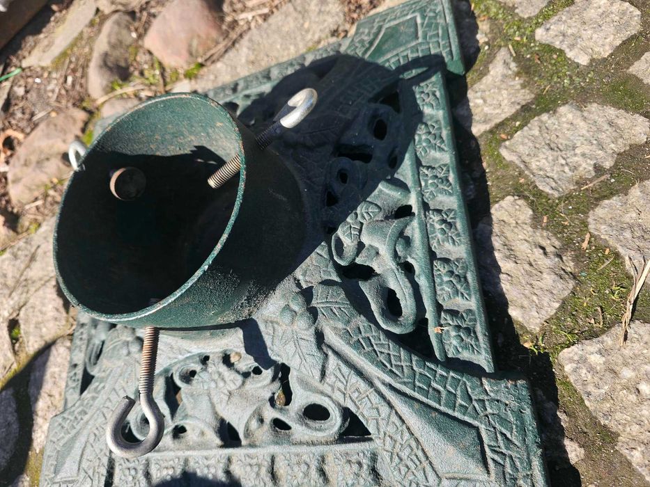 Secesyjny żeliwny stojak pod choinkę