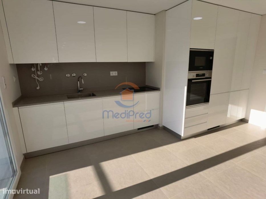 Apartamento T2 NOVO, em condomínio privado, com BOX | Loures