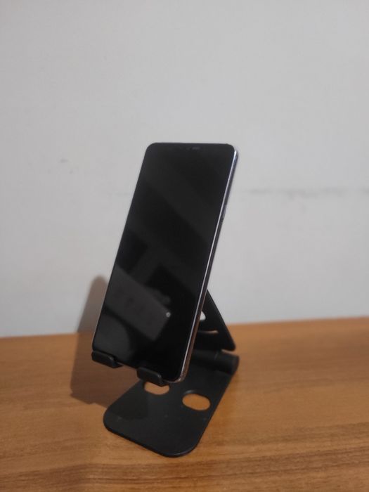 Продам 2 смартфони 
LG G7 ThinQ
Samsung Galaxy A03s