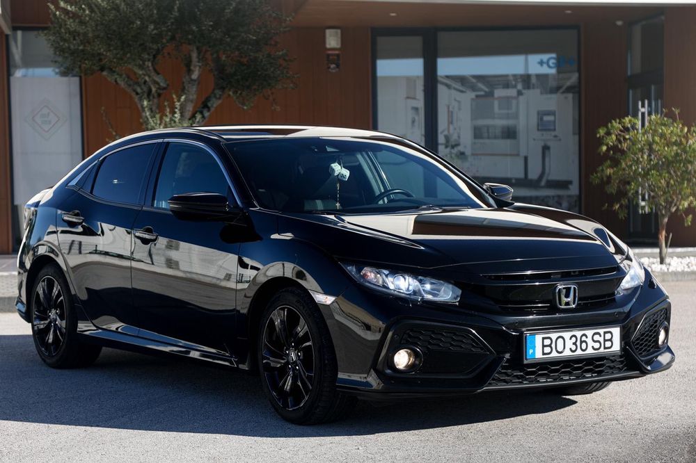 • Honda Civic 1.6 i-DTEC