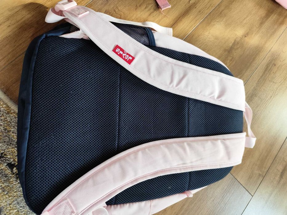 Mochila e estojo Levi's