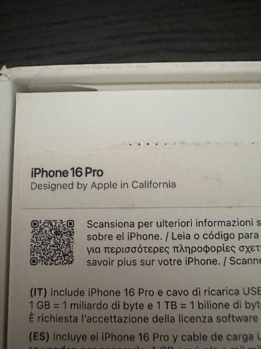 iPhone 16 Pro Dourado