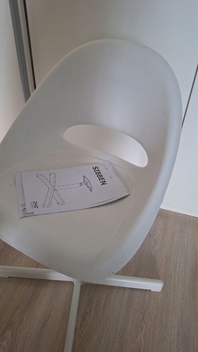 Ikea, стуло дитяче, поворотне. loberget