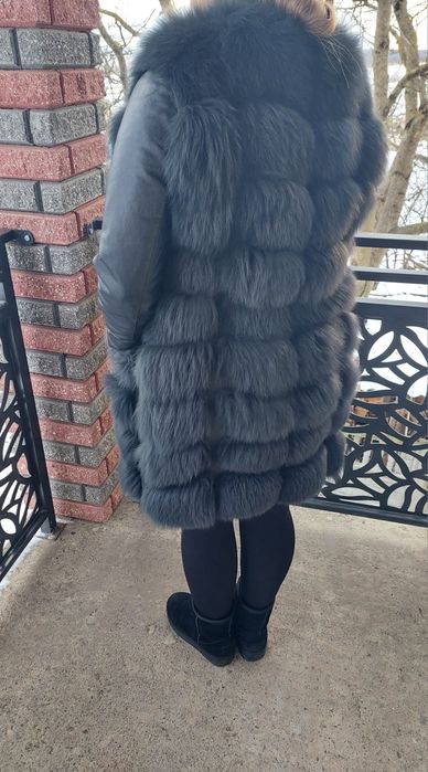 Продам натуральну безрукавку  з "Песця" Розмір 44-46