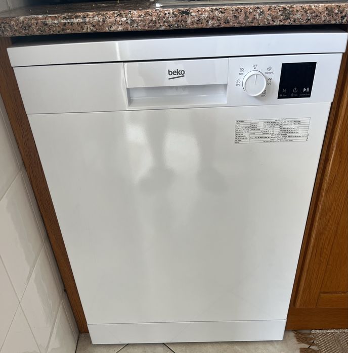 Máquina de Lavar Loiça Beko – Excelente Estado