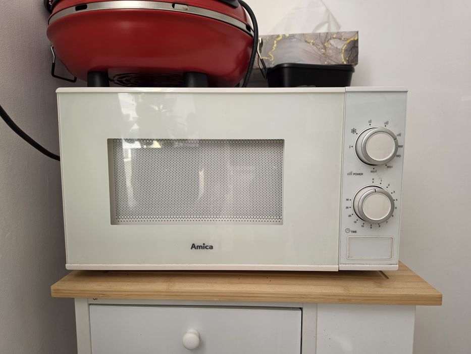 Mikrofalówka Amica 20L 800W  Grill