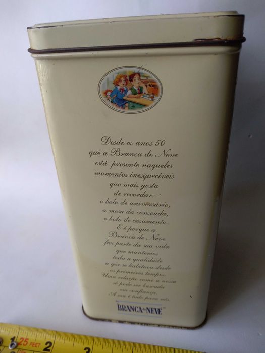 Lata da farinha "branca de Neve"