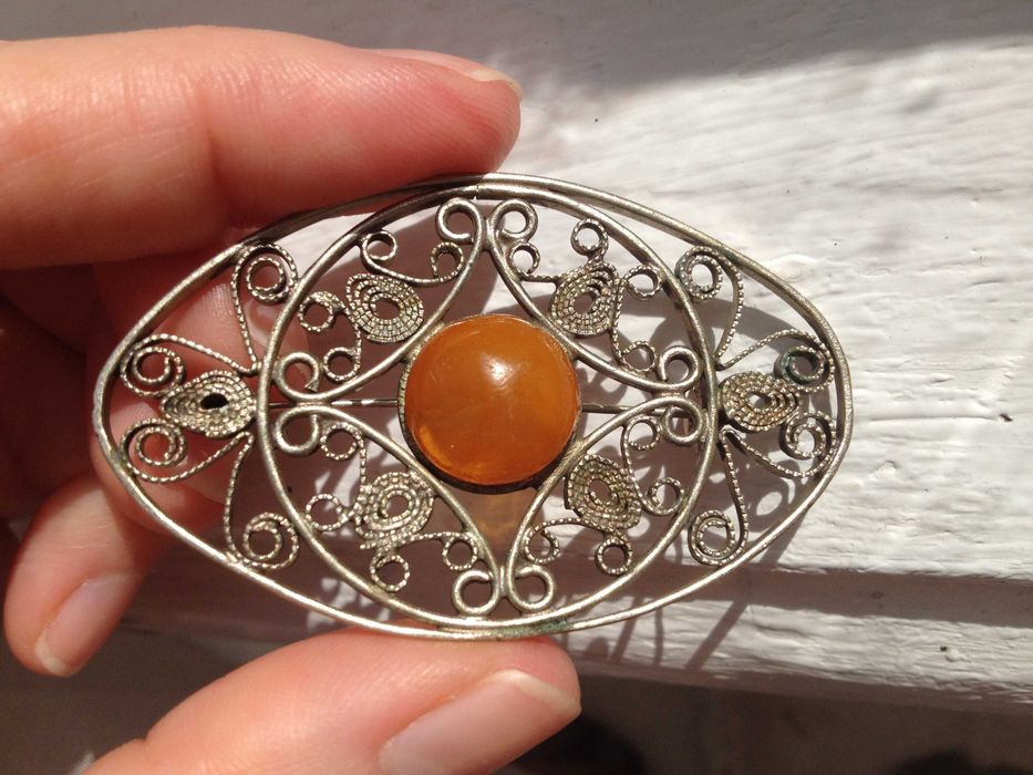 Антикварна Вінтажна брошка янтарь бруштин