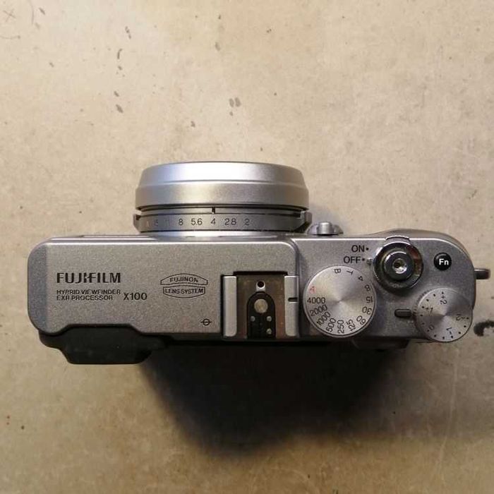 Fujifilm X100, Edição limitada com acessórios