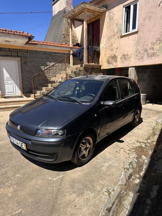 Fiat Punto económico e pronto a andar