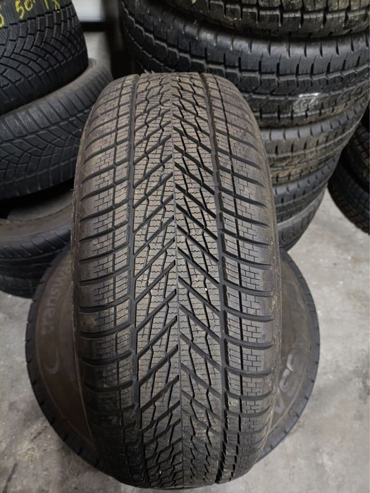 Пара нової зимової гуми 215/55/17 Dunlop