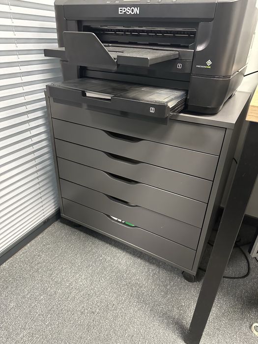 Komoda na kułkach szara ikea