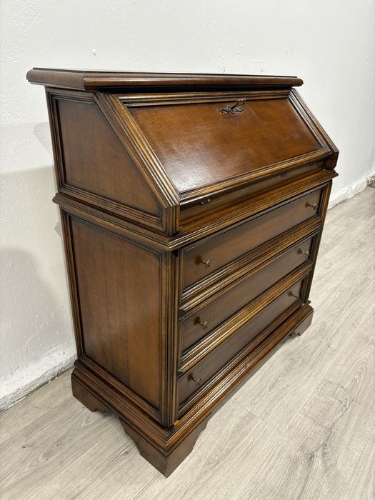 Piękny solidny sekretarzyk z szufladami